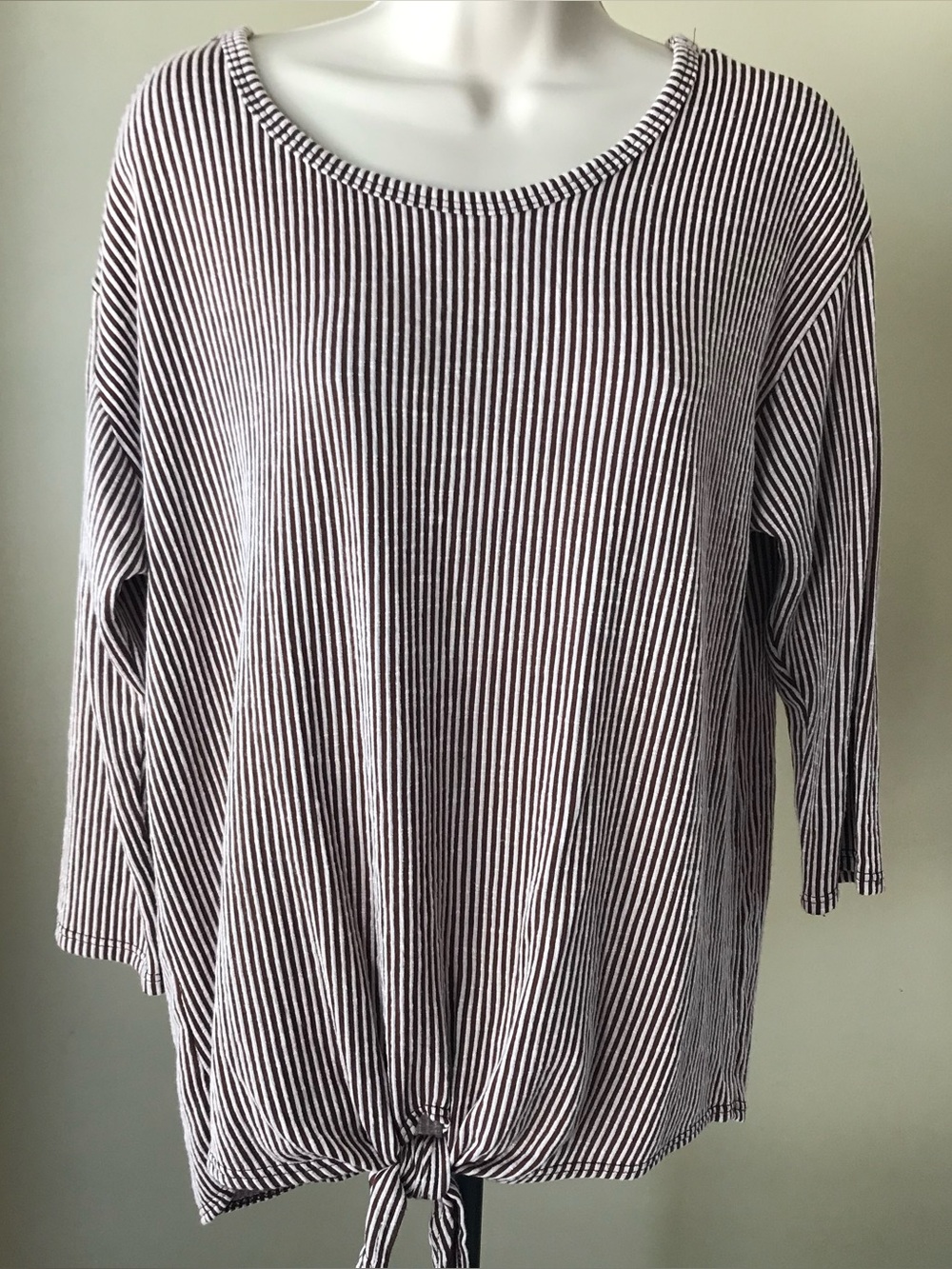Gyft Brown and White Striped Top Size L